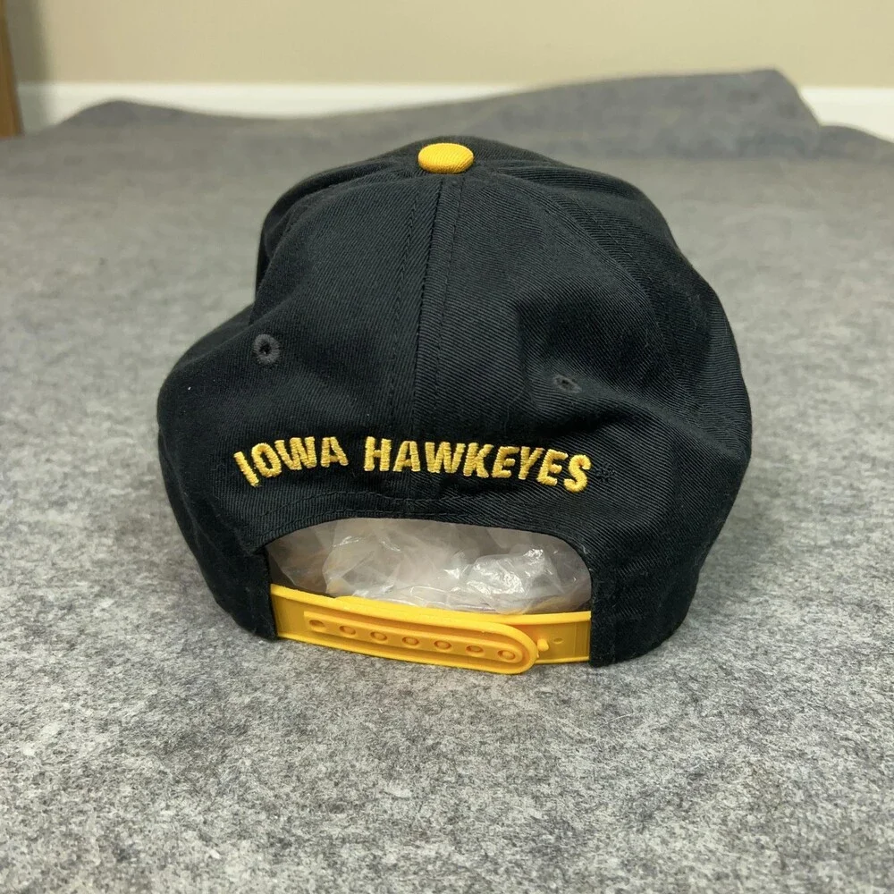 Iowa Hawkeyes Hat Cap Snap Back Black Gold NCAA College Football Nike Mens - Picture 5 of 9